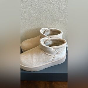 Faux leather Lug Sole Ankle Booties